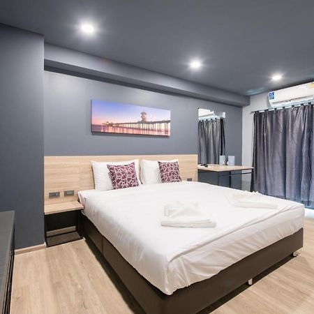 Oblique Apartment - ออฟบลิค อพาร์ทเมนท์ Nonthaburi Buitenkant foto