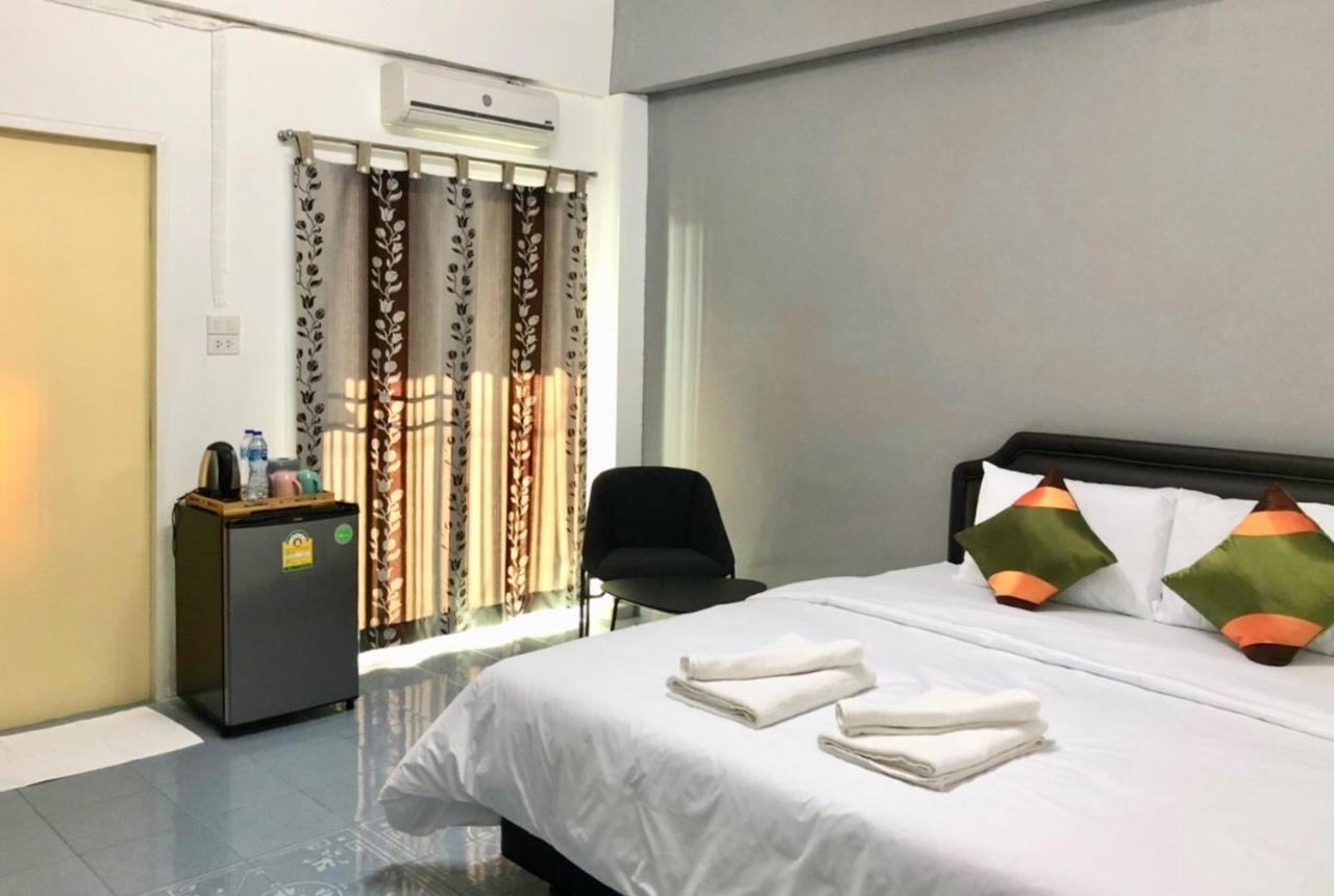 Oblique Apartment - ออฟบลิค อพาร์ทเมนท์ Nonthaburi Buitenkant foto