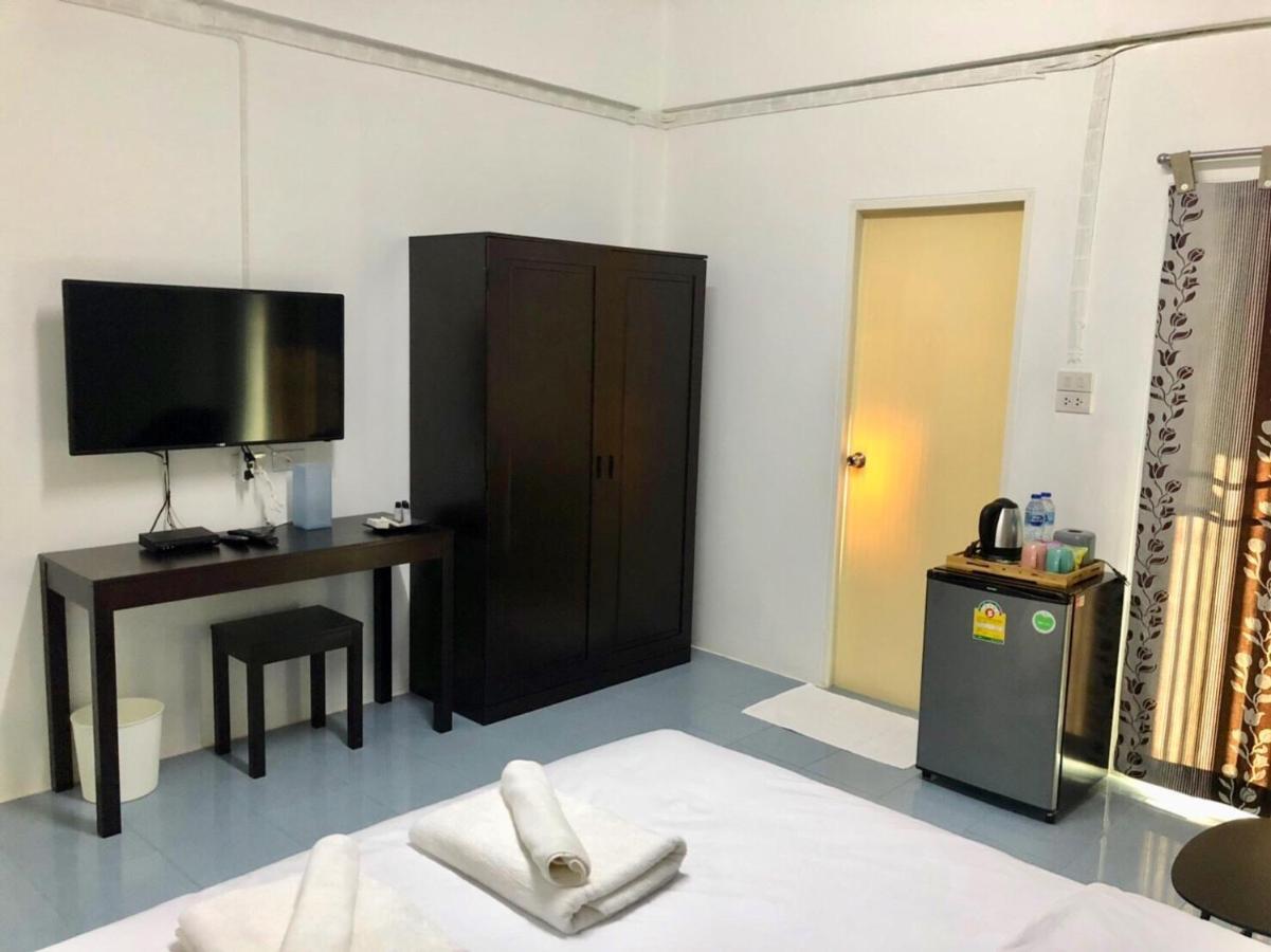 Oblique Apartment - ออฟบลิค อพาร์ทเมนท์ Nonthaburi Buitenkant foto